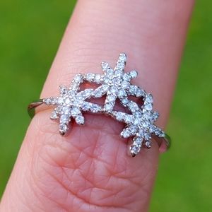 Winter Snowflake Frozen Diamond Ice Storm Silver Ring Size 7.5